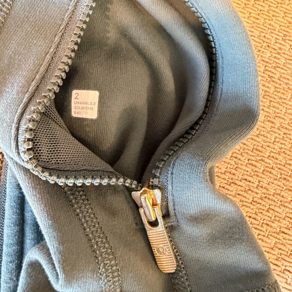 Lululemon Define Cropped Jacket Nulu Dark Forest Green / Gold Trim Sz 2 Like NEW - Picture 4 of 7